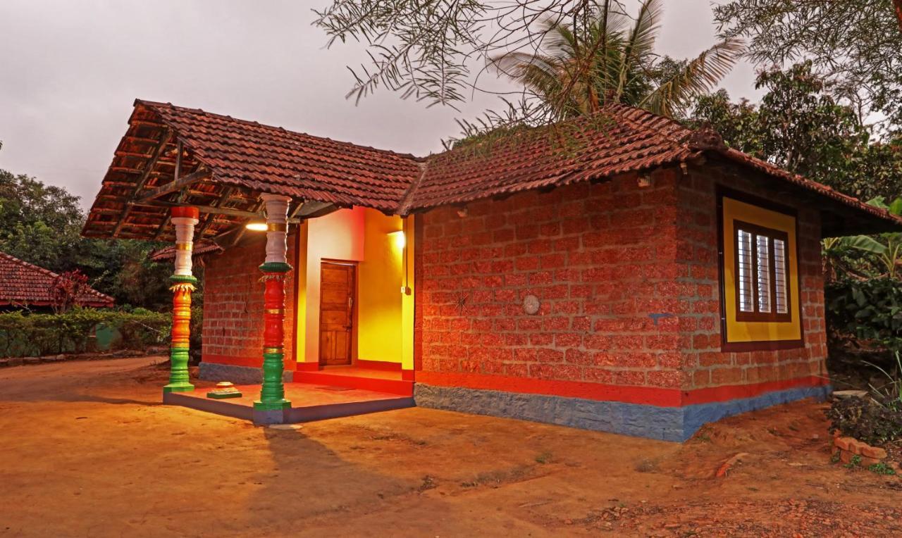 Hotel Allaranda Homestay Madikeri Eksteriør bilde