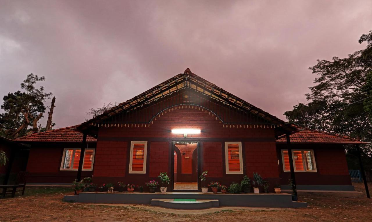 Hotel Allaranda Homestay Madikeri Eksteriør bilde