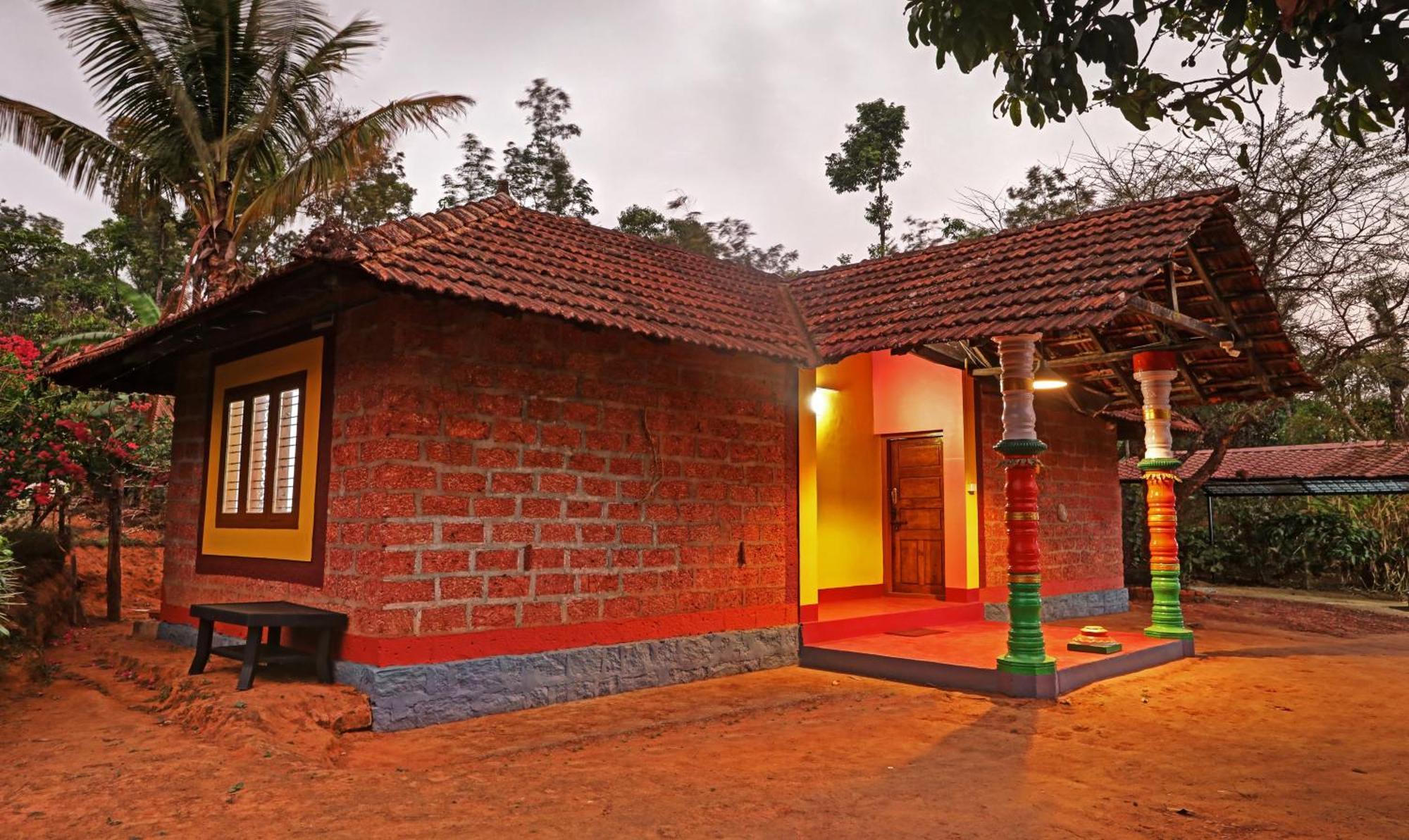 Hotel Allaranda Homestay Madikeri Eksteriør bilde